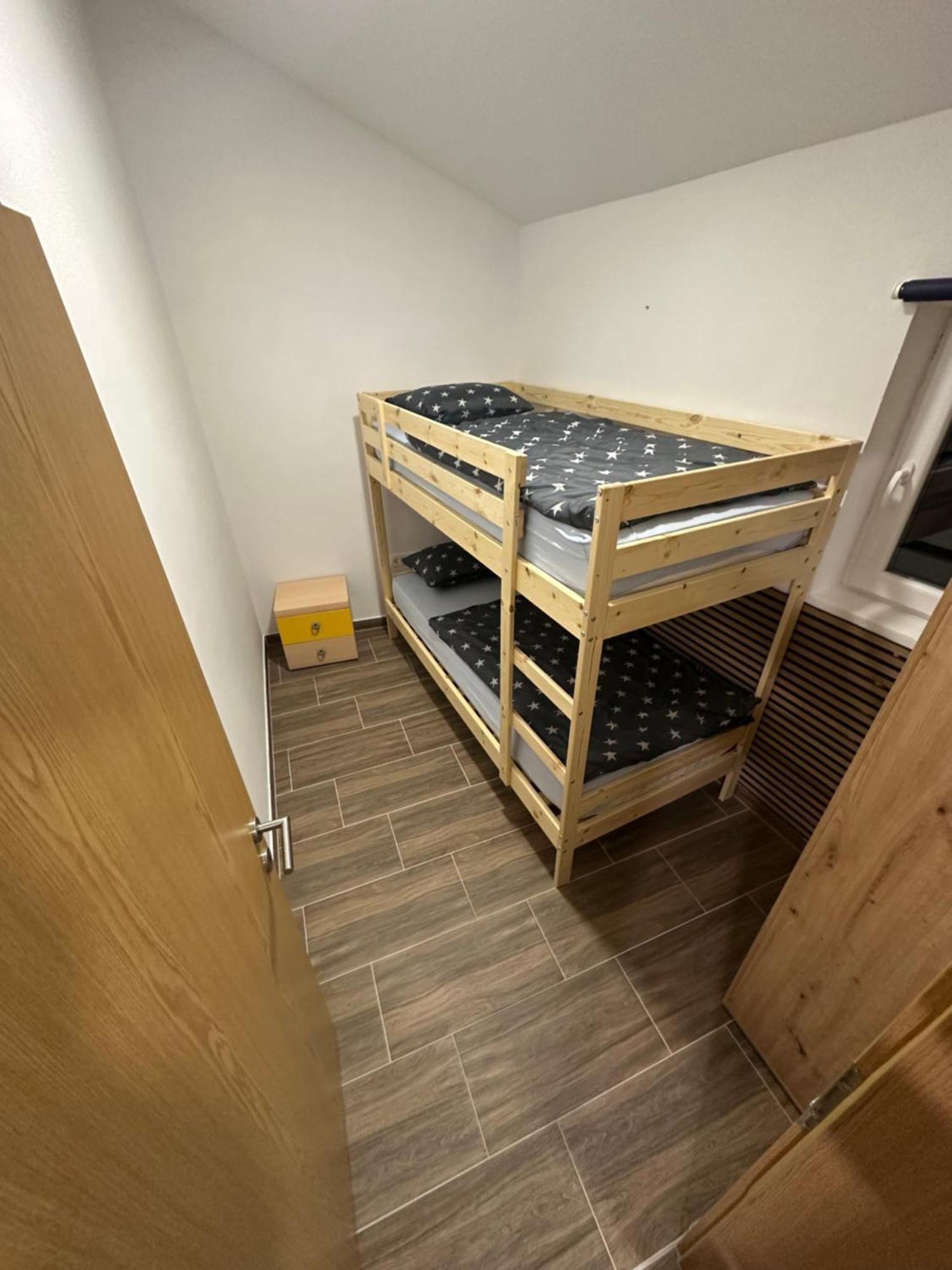 Apartma Mia Črni Kal Екстериор снимка